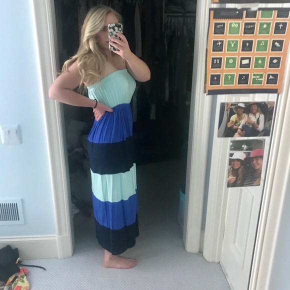 Strapless Maxi dress w/ different shades of blue - Picture 4 of 4